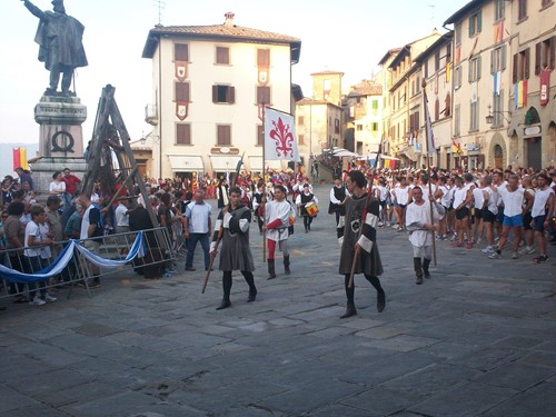 Conto alla rovescia per il tanto atteso Palio della Vittoria ad Anghiari. Appuntamento come tradizione vuole giovedì 29 giugno al calar del sole - Sport | WP TTV