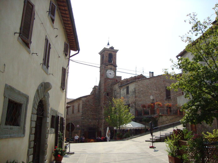 1200px-citerna-piazza_centrale