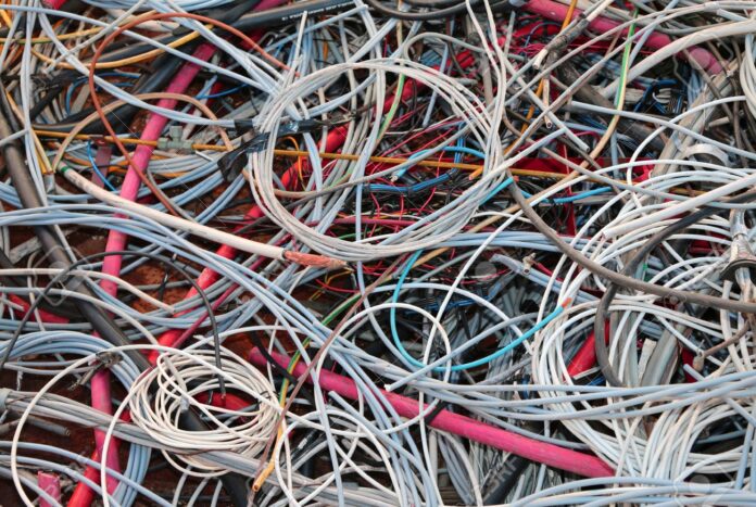 33853042-many-copper-wires-thrown-into-landfills-recyclable-waste-stock-photo