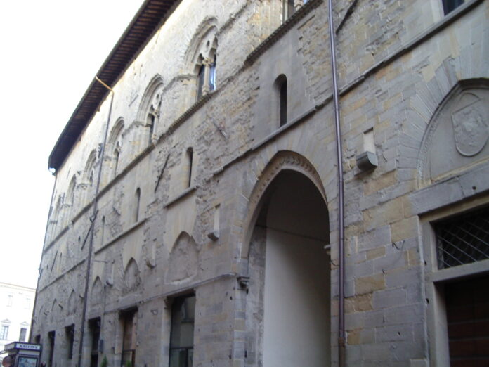 palazzo_del_podesta-citta-_di_castello_1