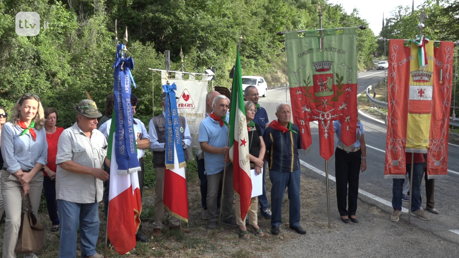 I gonfaloni alla commemorazione presso la Scheggia