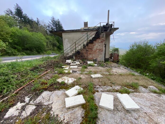 san giustino rifiuti lungo strada bocca trabaria